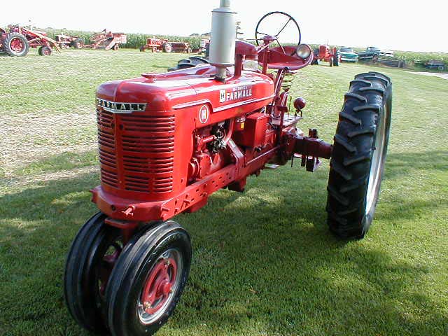 051190_farmall H_left_front.jpg