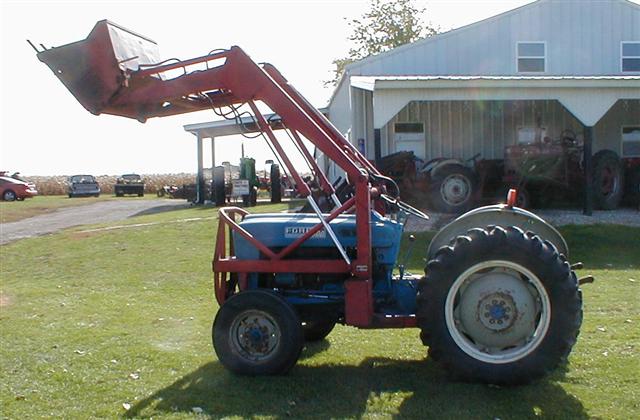 Ford 4000 tractor with front loader #9