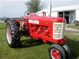 Farmall 450 Tractor 