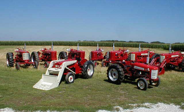 Chats Tractors Field of Farmall Tractors