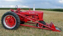 small_Farmall_H_rightside.jpg