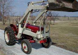 Farmall 350 Utility tractor